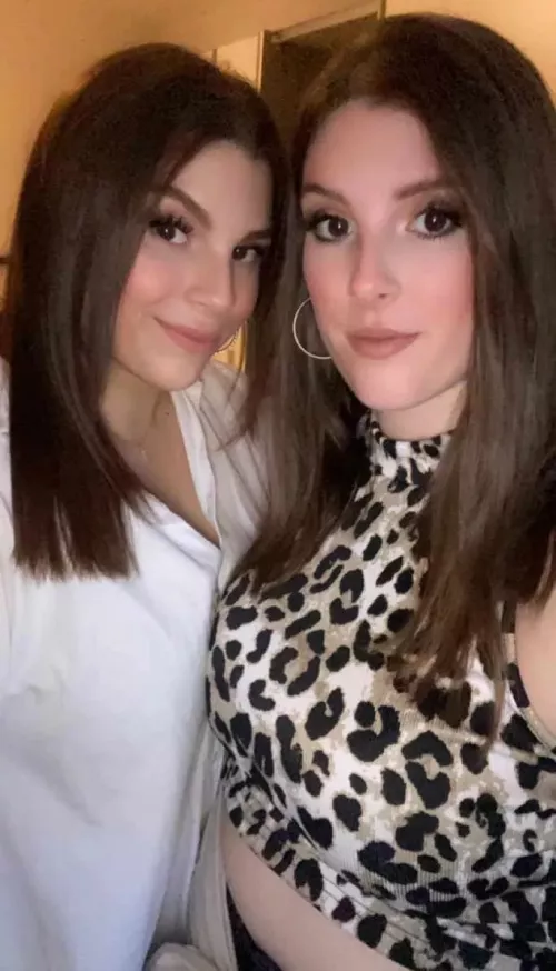 choose one of us taken, D M