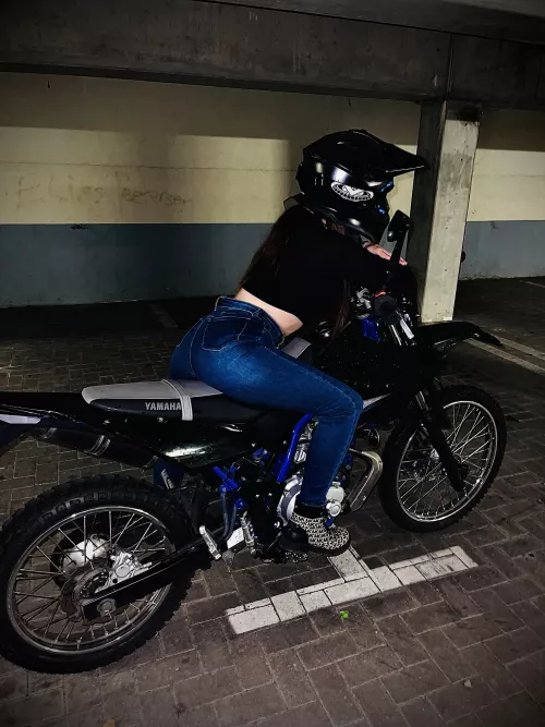 Come clap these cheeks