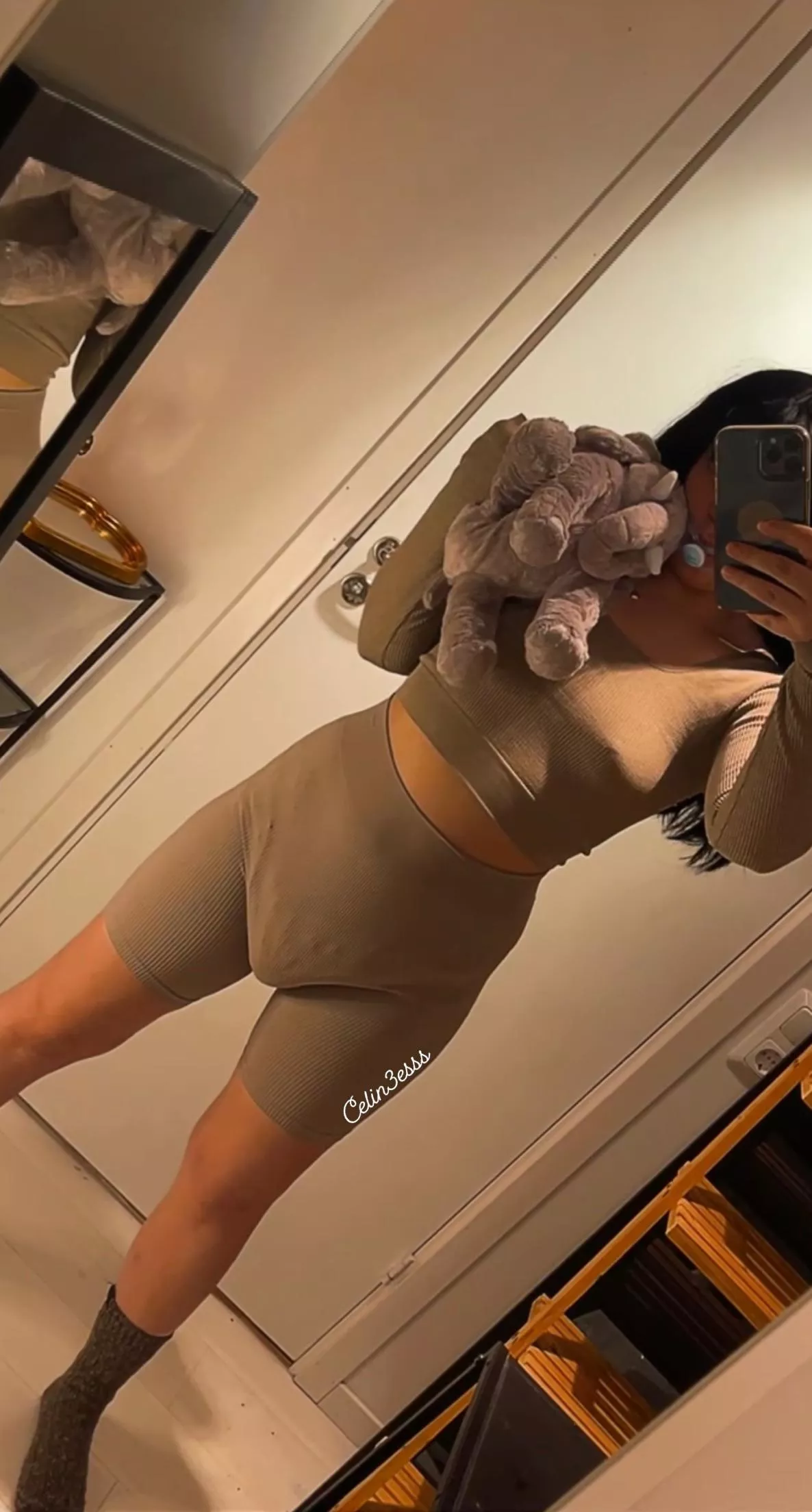 Dada n mama I need cuddles today 🧸