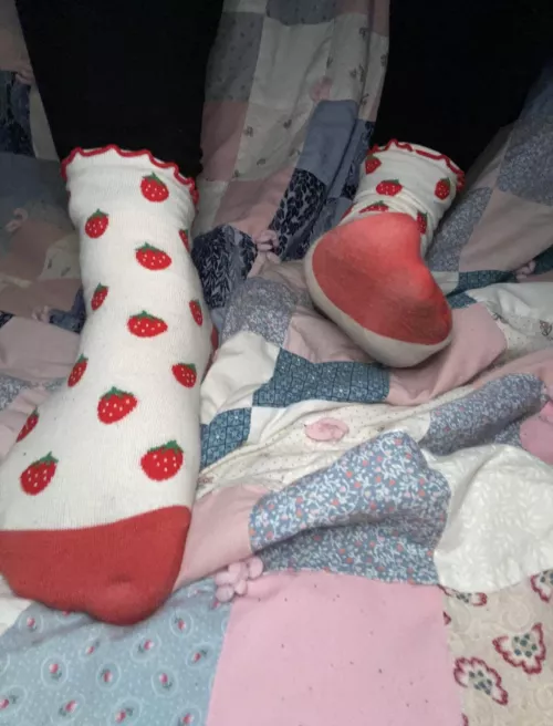 Day 2- cum sniff my toes❤️