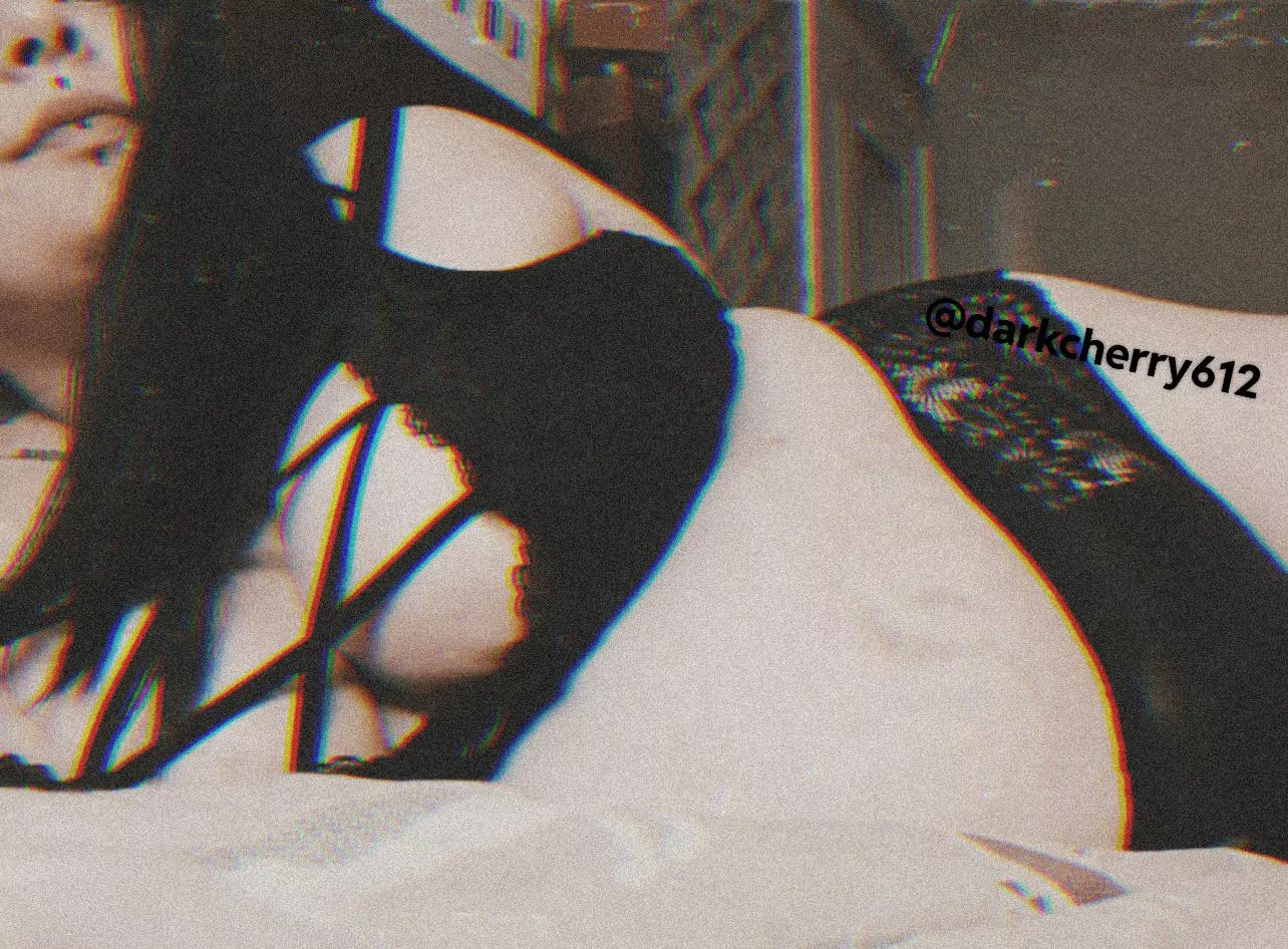 Do I have enough to grab on to? Mum of 2 🫶🏻🍒