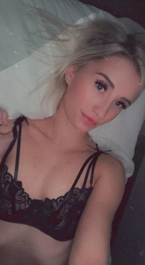 Do you wanna play with my boobies? 😜😈