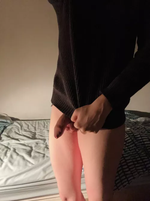 eek!!! My jumper is too short! 😳😬