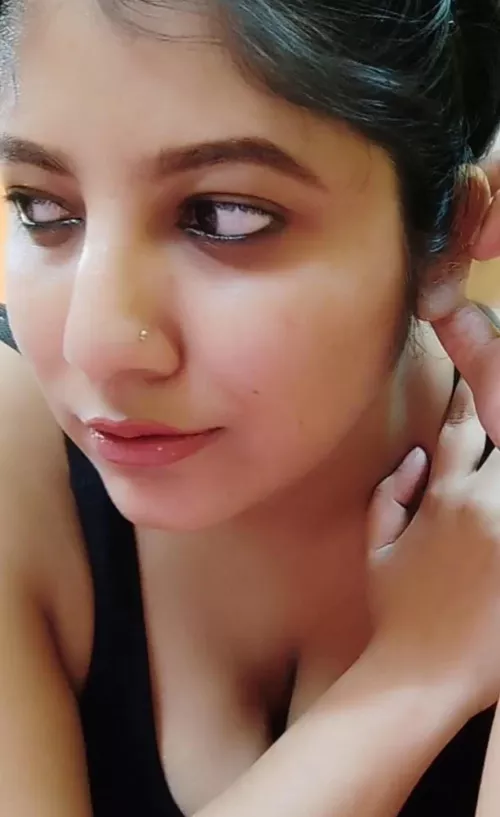 Feeling so horny🫦 [f]32 . Ready for tonight