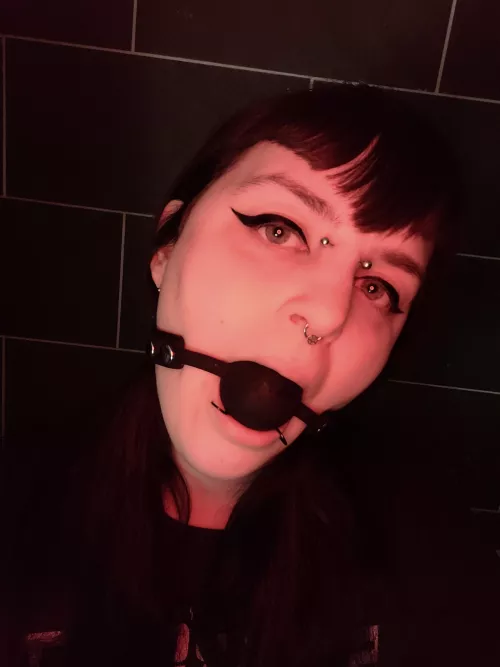 Gag me & I'll be a good girl 🖤