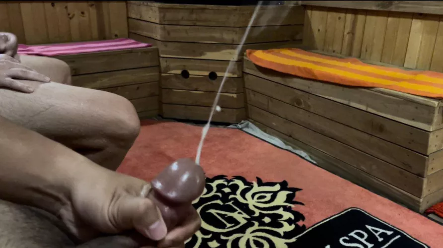 Got horny and jerked off at the sauna, with an audience. 😳 I ended up shooting this huge cumshot across the room. 💦💦💦🍆