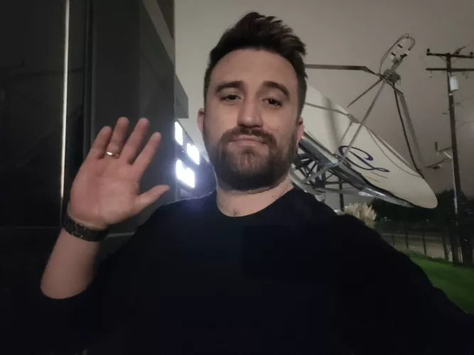 Greetings from the overnight shift at your local TV station 📡