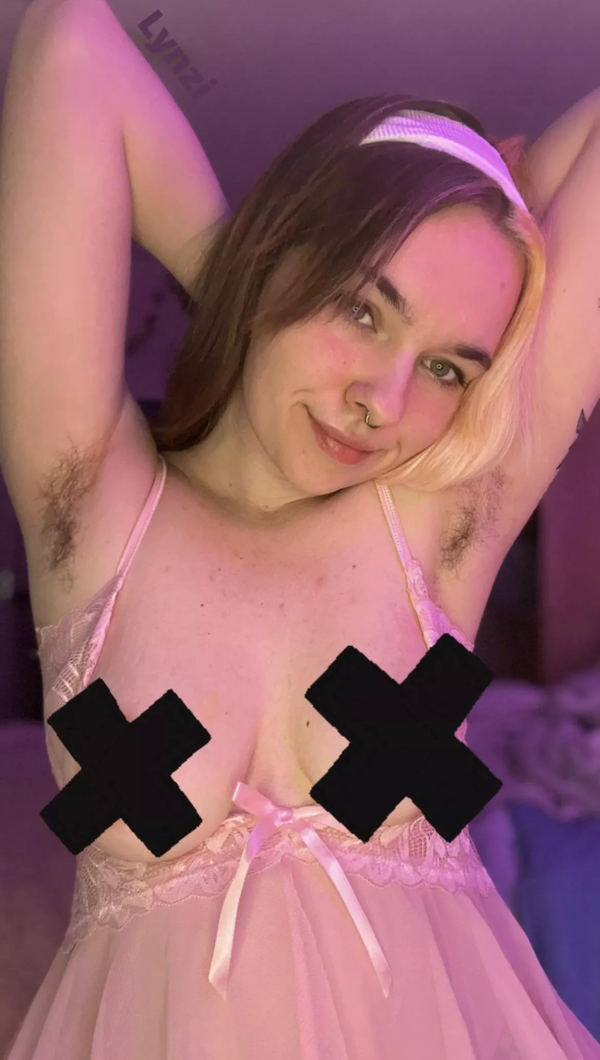 hairy armpits are sexy :)