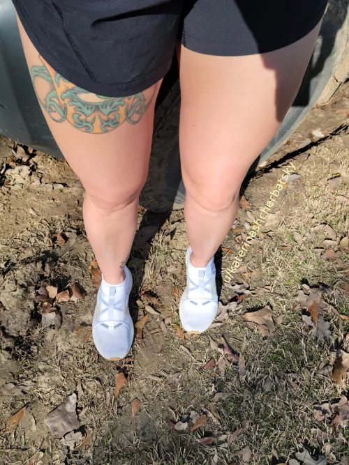 hello from the most awkward legs in this sub