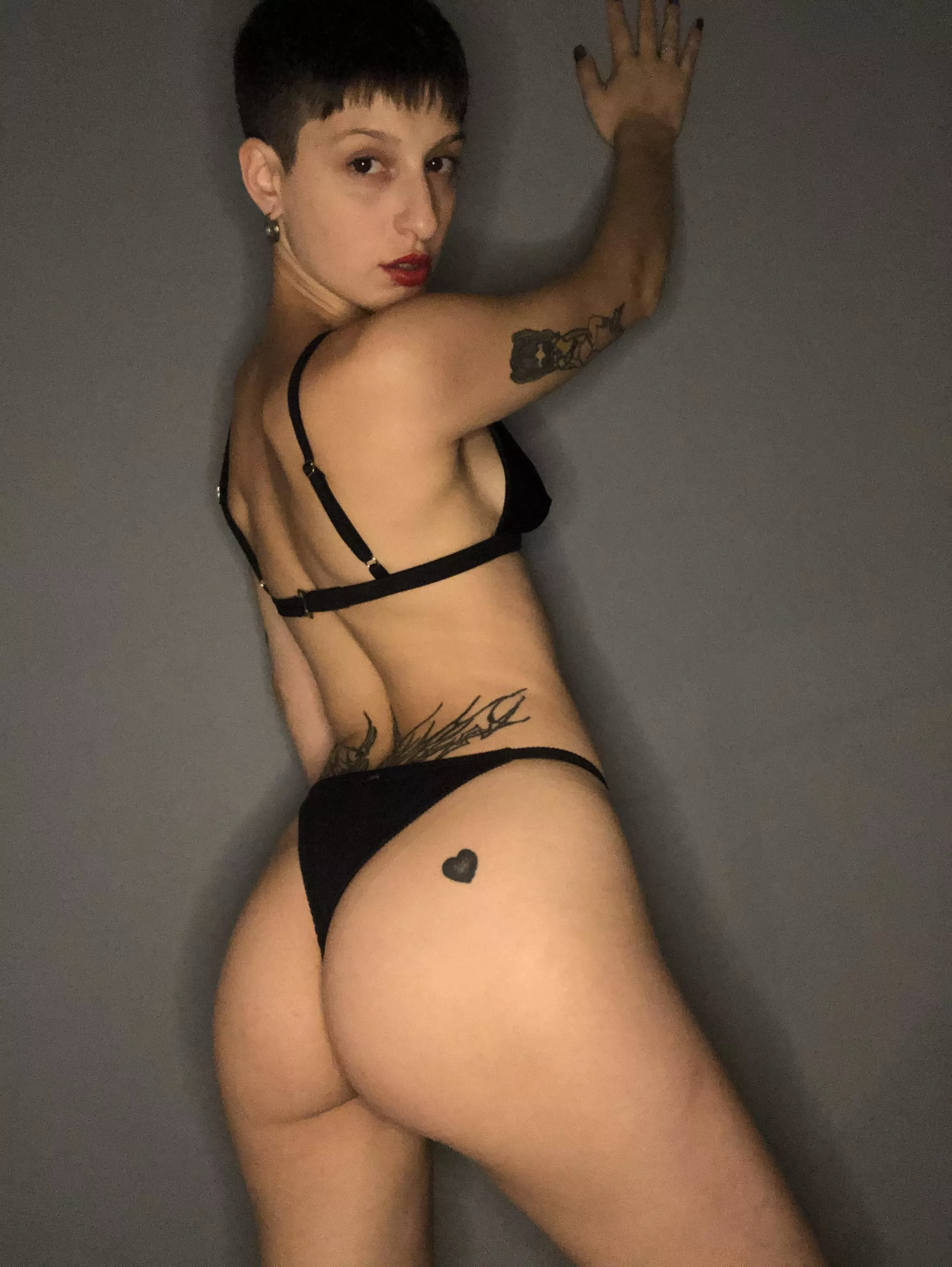 How do you prefer girls? Naughty or Saints? 💞😈