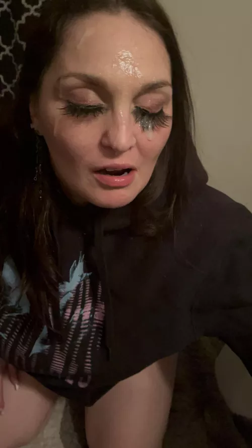 I (31f) did my make up and lashes so my boyfriend (34m) could jerk off on my whore face