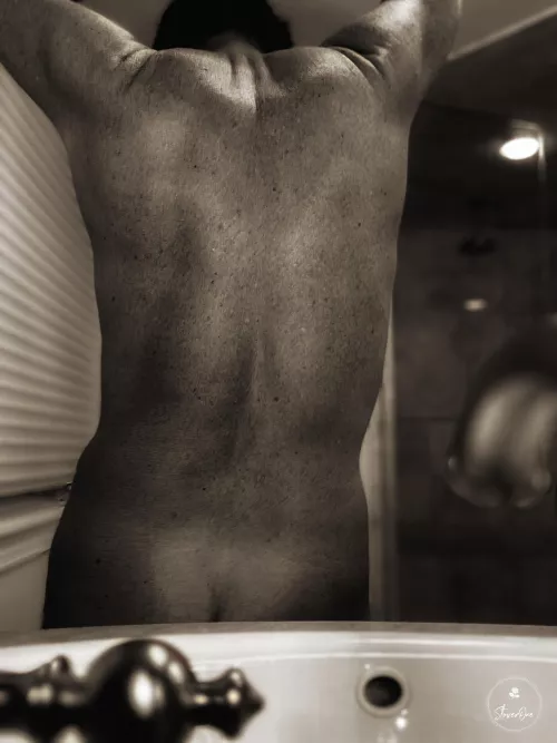 I feel you everywhere, I look for you in everything. You shined your light on every pore of my body, and released unimaginable pleasure.🌹