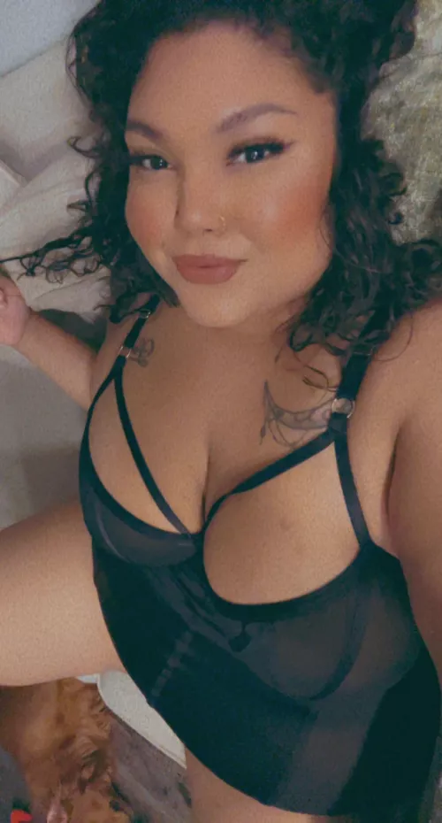 I just wanna be chilling with a beautiful, funny, pot head 🥹♥️