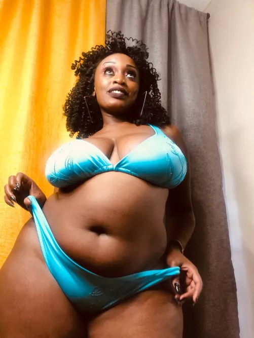 I'll be your girlfriend if you promise to fuck me every day... Deal? 💕