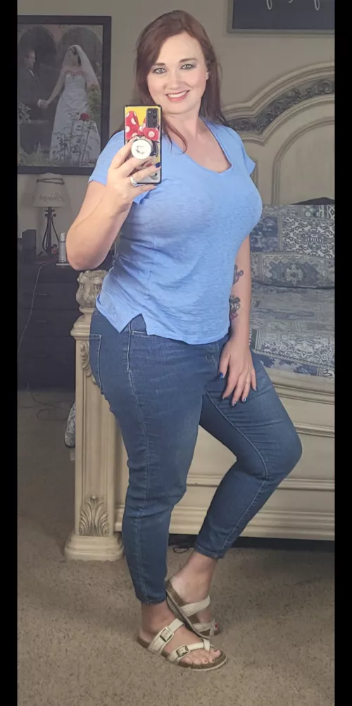 it's 43 degrees! that means it's time to break out the flip flops! ;)