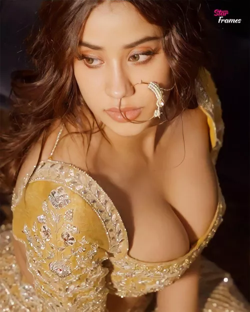 Janhvi give me the fucking boner🥵👅