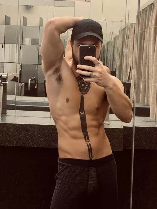 Little mirror flex after gym