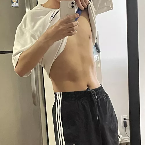 Looking for guys to compare with an asian dick. Let's see who's gonna be destroyed. Open for bets. 21M