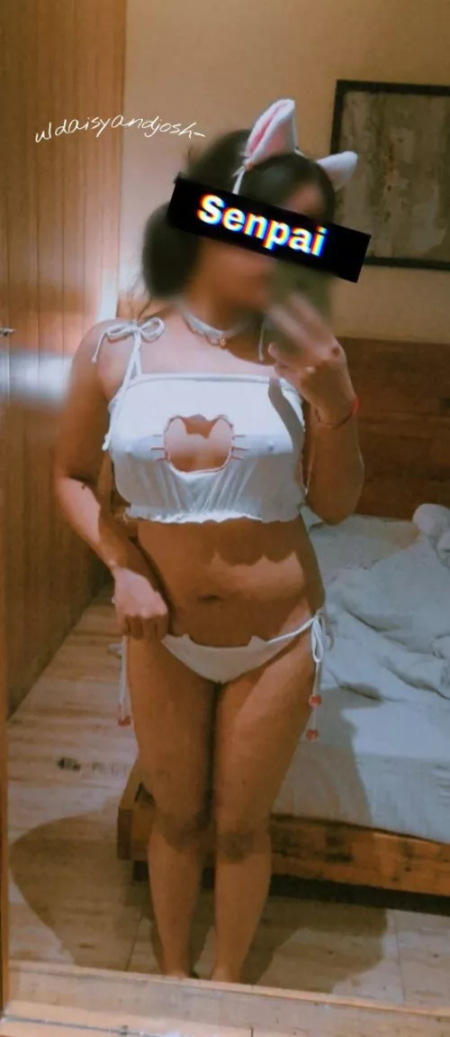 Loved this outfit! Meowing! 🐱 [F]