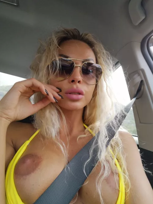 My fantasy is bursting out, and what do you feel when you look at this photo?