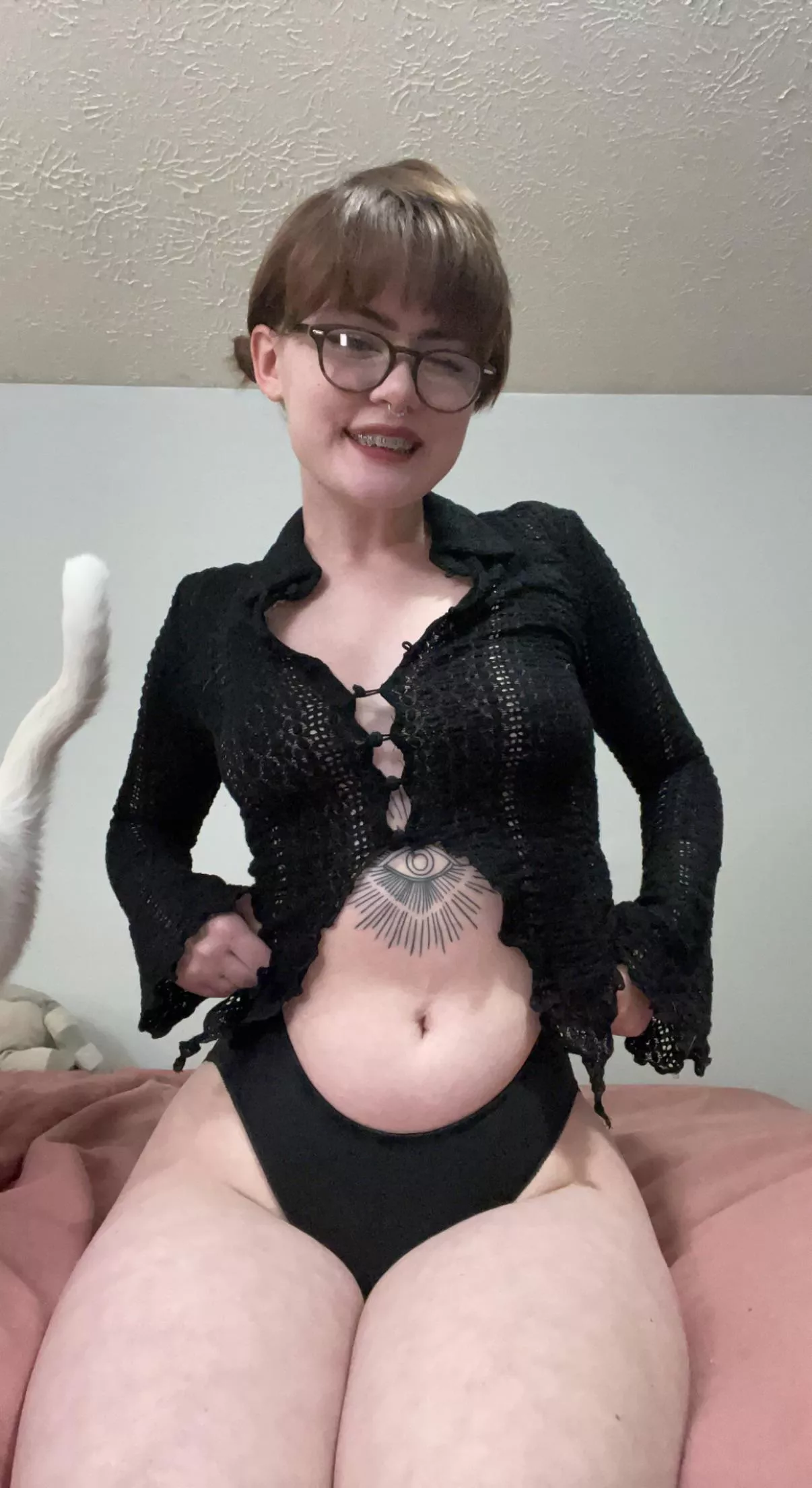 Nothing like glasses on a goth girl