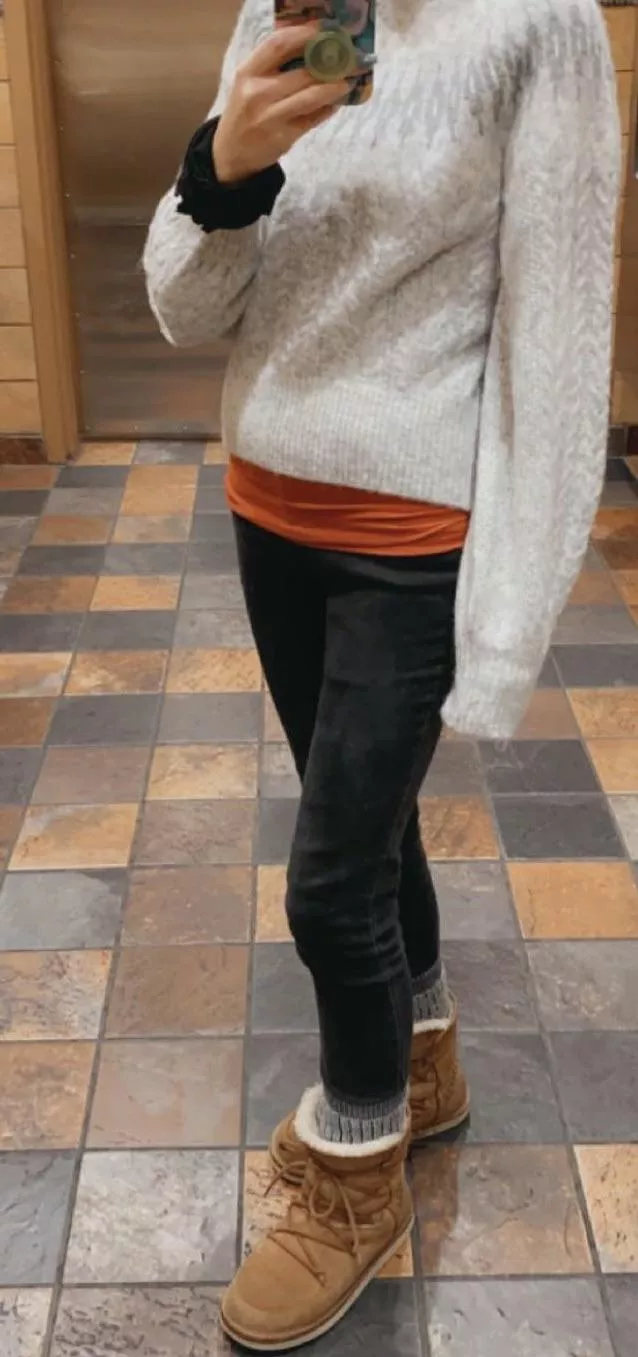 Probably my most masculine outfit left. Does it seem sissy or not hide my bra?