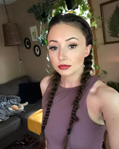 Pull my pigtails till you cum