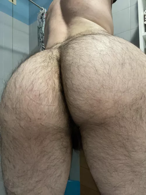 Ready to take a shower… wanna help cleaning these cheeks? ;)