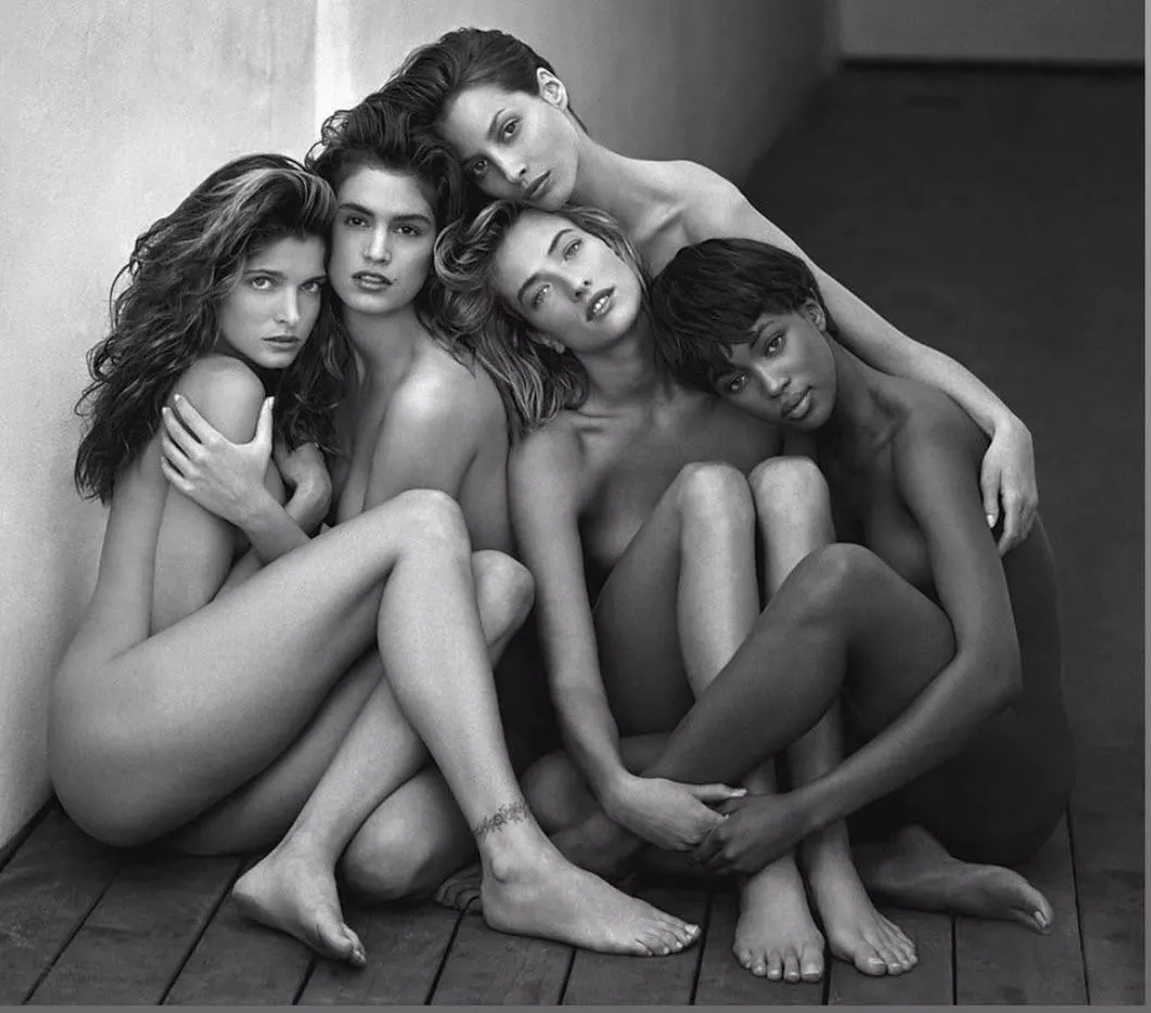 The most iconic “supermodel” shot of the 1990’s. Stephanie Seymour, Cindy Crawford, Christy Turlington, Tatjana Patitz & Naomi Campbell.