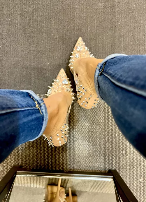 These see through heels 🖤🤍