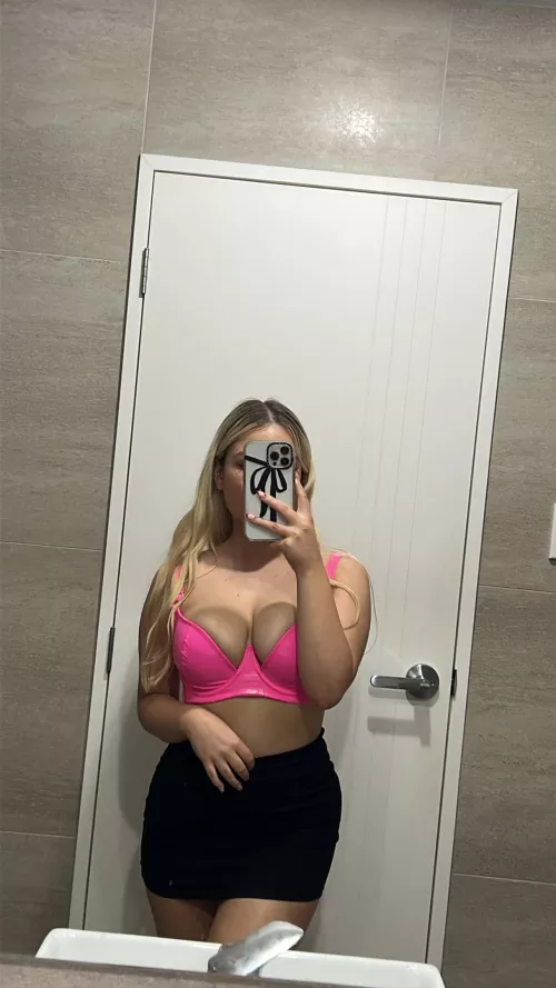 Turned 18, can we date ?💕