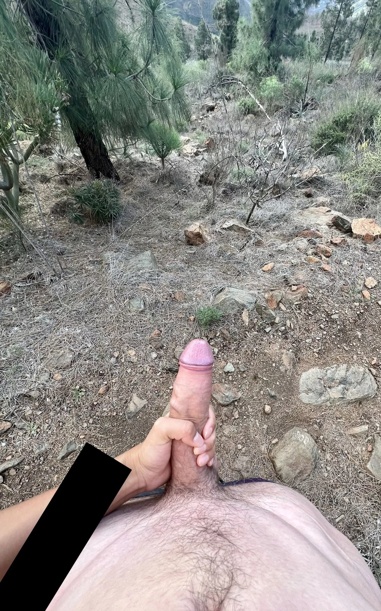 wait a minute, that's not my hand 🧐