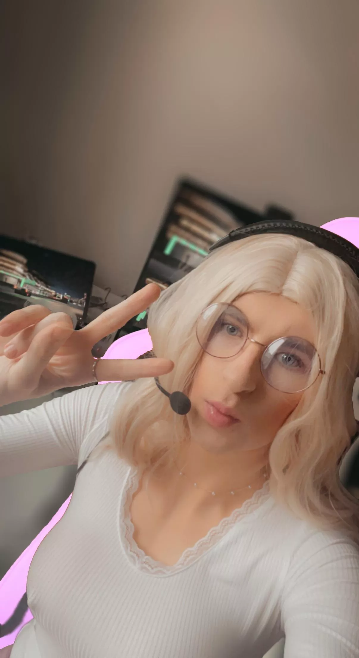 Wanna game with me? ^~^