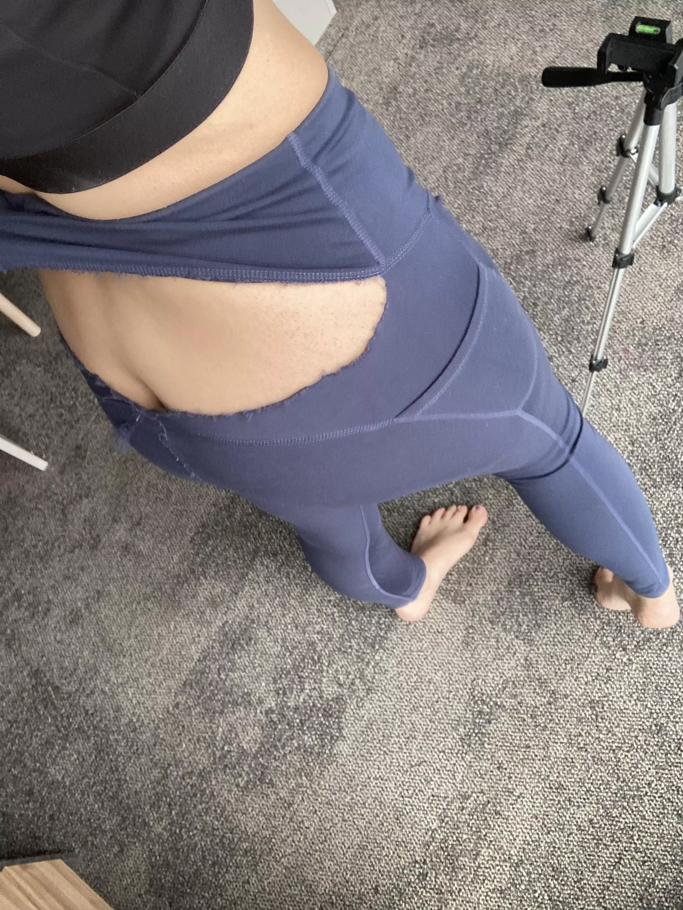 When you try to do a hanging wedgie in yoga pants and they rip 🥺