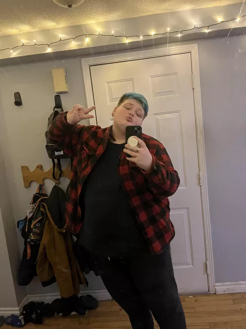 (18) idk kinda feelin this pic 😅