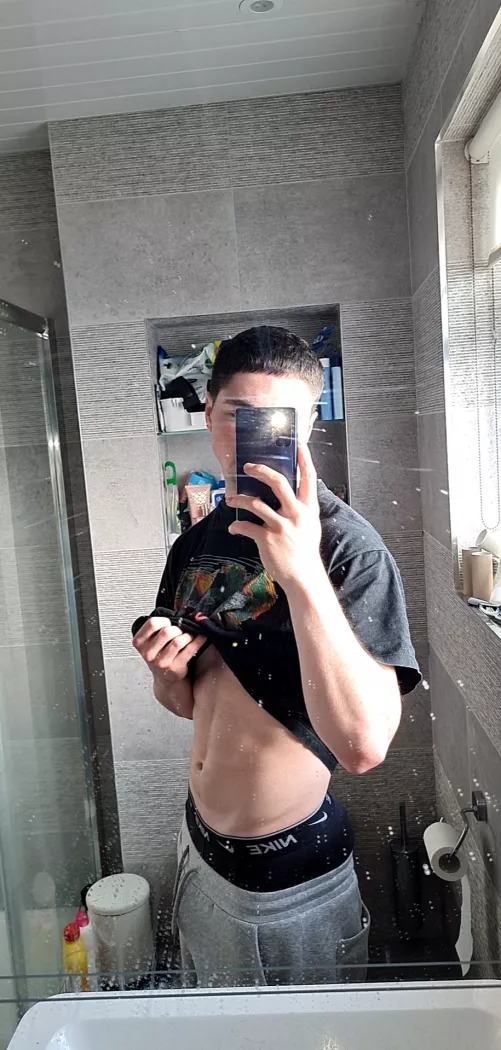 21 fit bottom looking for a confident top to make me his bitch, add kindabored121