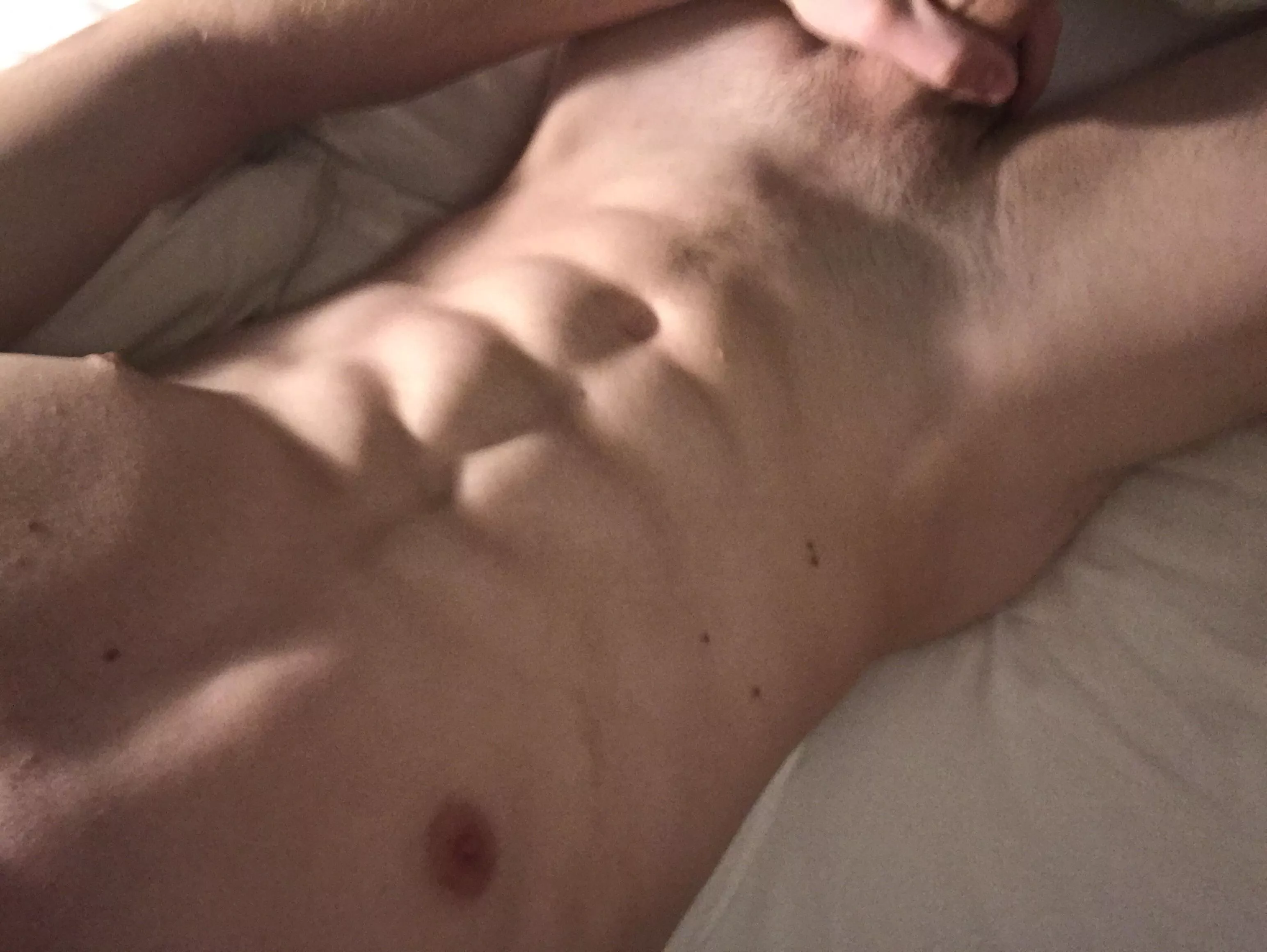 21 hot guy with abs looking for same add fermee20