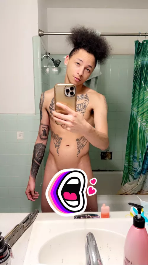 26/M 🙈Should I remove the Emoji🫣