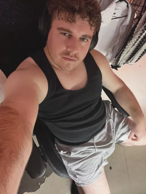 27 Australia, any PC gamer bros? PM!