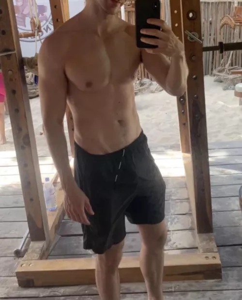 28 bi gl looking for dom. Married and hung++ Snap: @ianherch