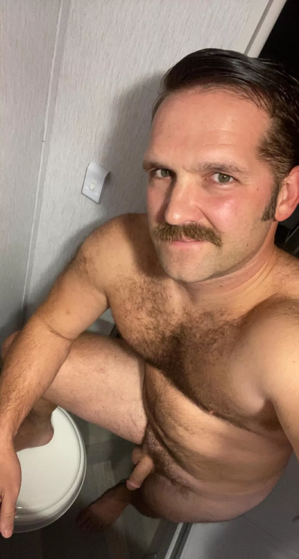 (40) DILF Who wants to have some fun this weekend?? 😈😏🍆💦