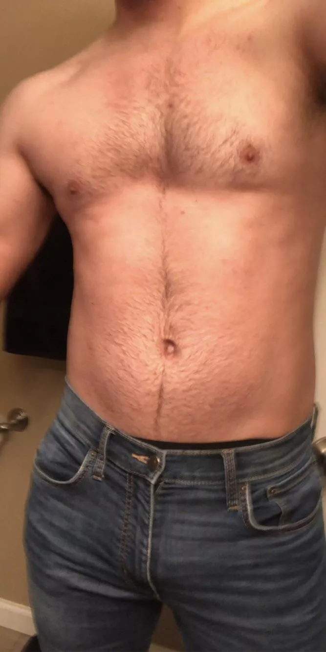 6’4” 230 lbs. Should I grow my chest hair out?