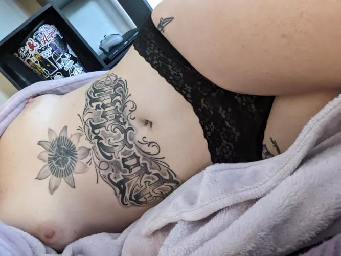 Anyone looking for a tattooed switch to play with?