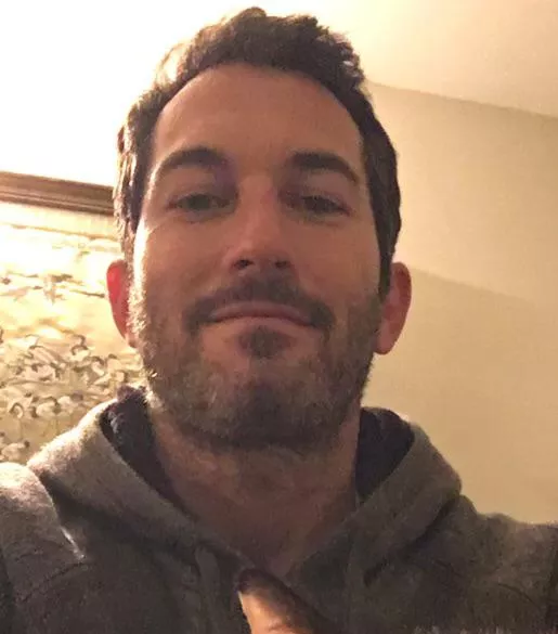 Anyone wanna play Fortnite with an “older” gaymer from uk?