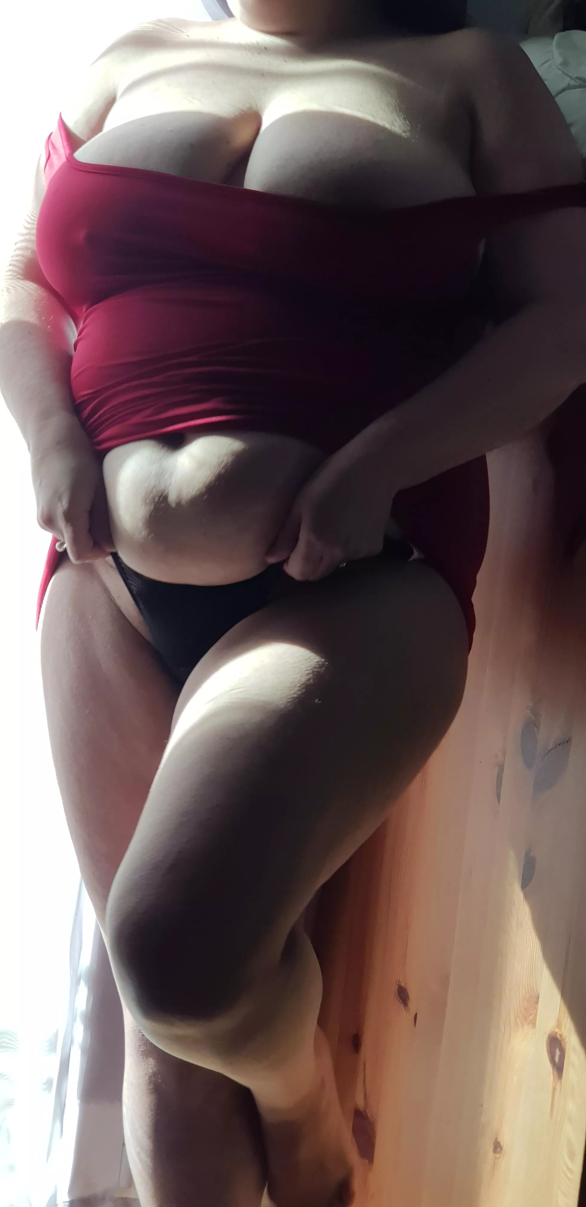 Believe it or not, this picture slims me down...