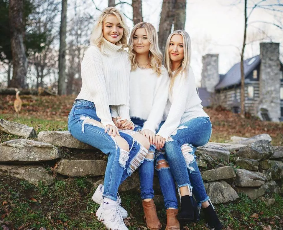 Blonde Sisters