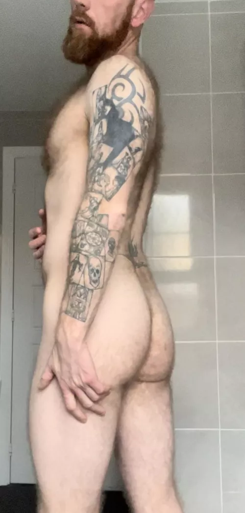 Breakfast is served!! 🍑