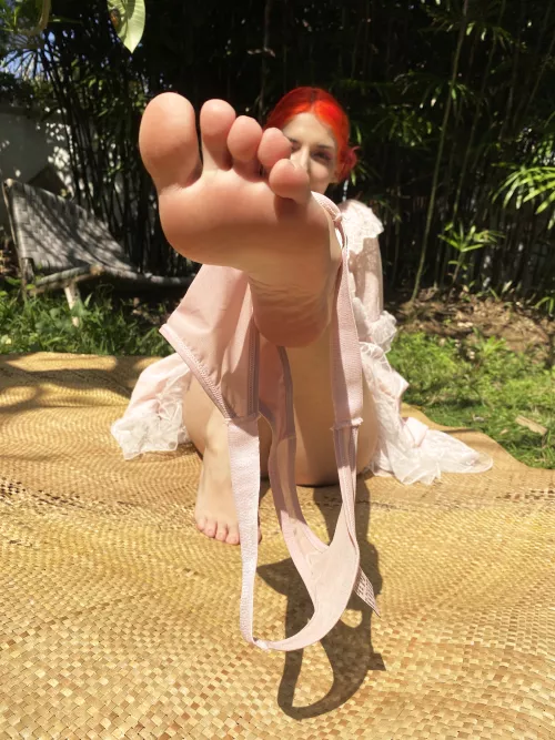 Can I put my little toes in your mouth