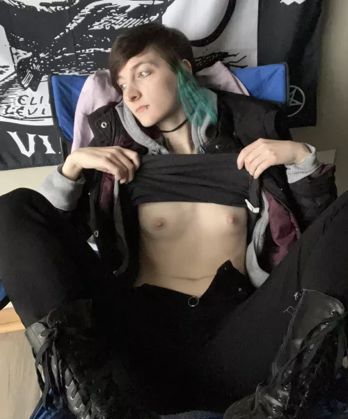 Casual boi boobs