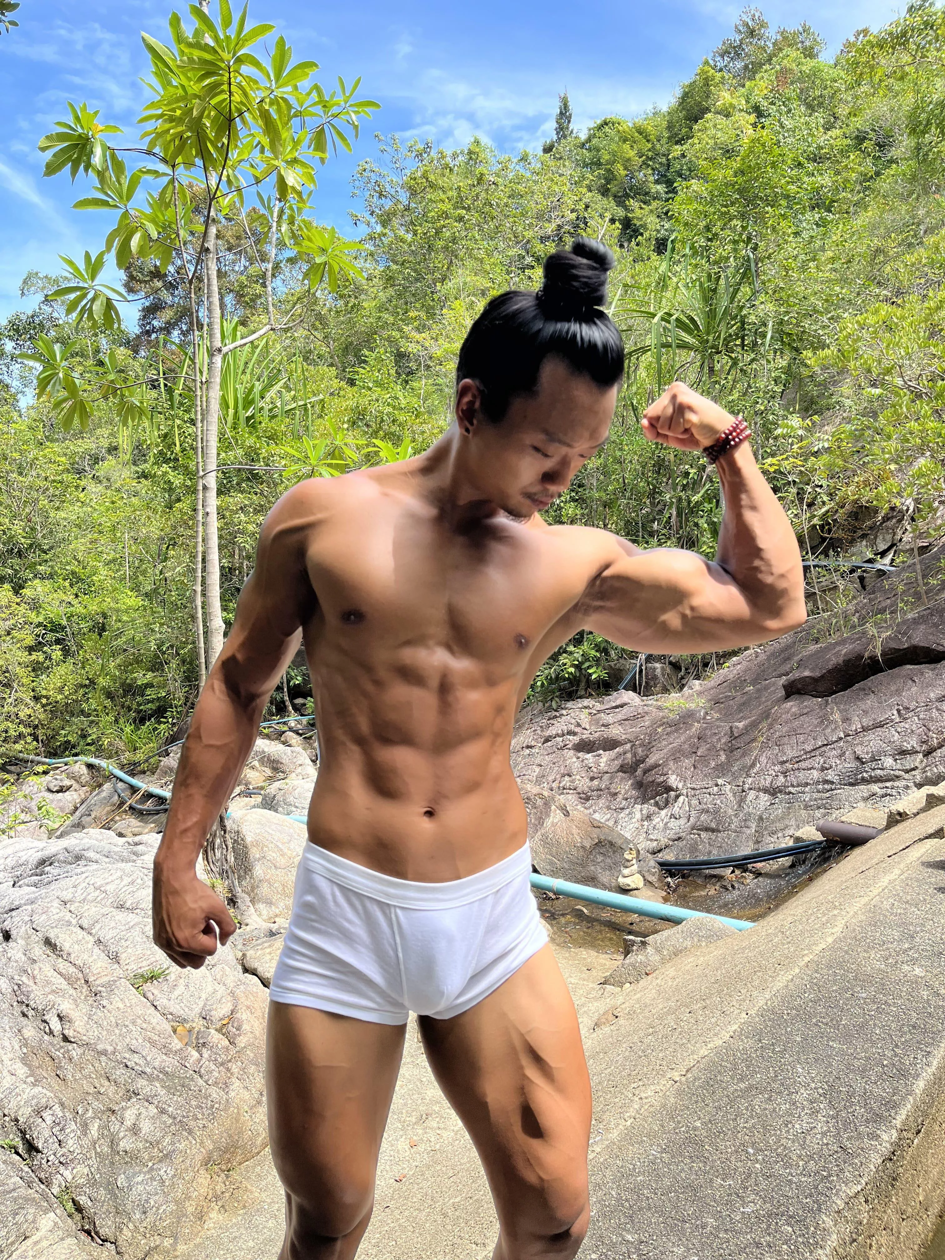 catching some sunlight 🥵